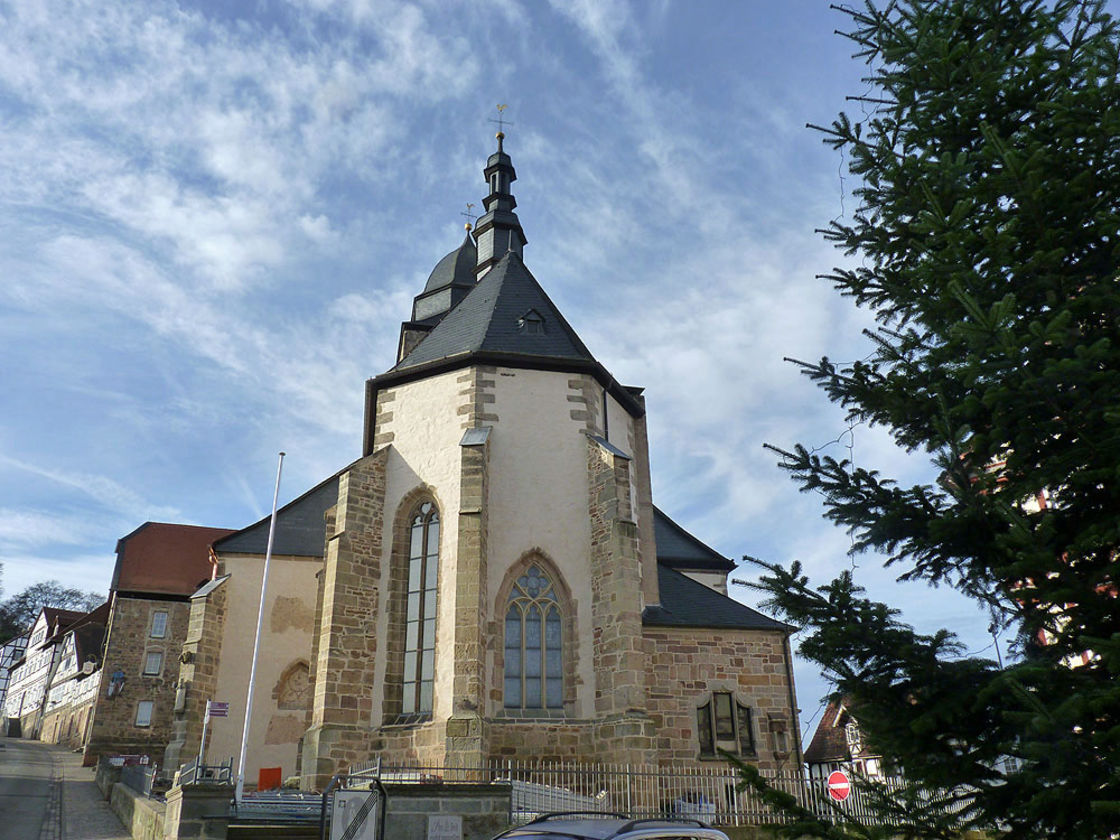 Abbau des Gerüstes an der Südseite (Foto: Karl-Franz Thiede)